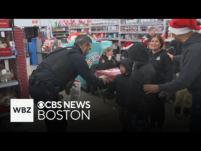 ⁣Hundreds of kids "shop with a cop" in Framingham