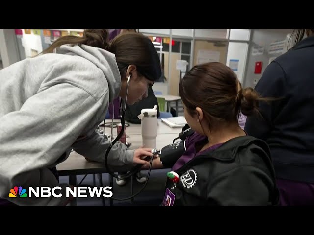 ⁣Arizona high school program prepares students for medical careers