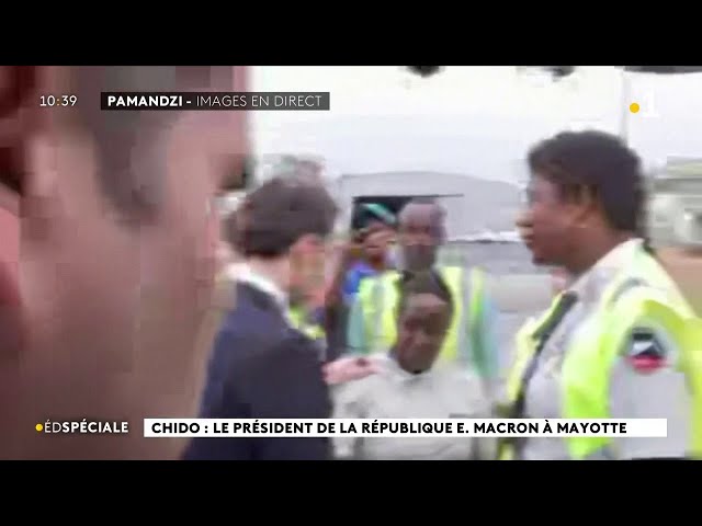 ⁣Une citoyenne interpelle Emmanuel Macron à sa descente de l'avion à Mayotte