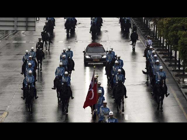 ⁣Erdogan se reúne con Mikati en Ankara para hablar sobre cuestiones regionales e inestabilidad