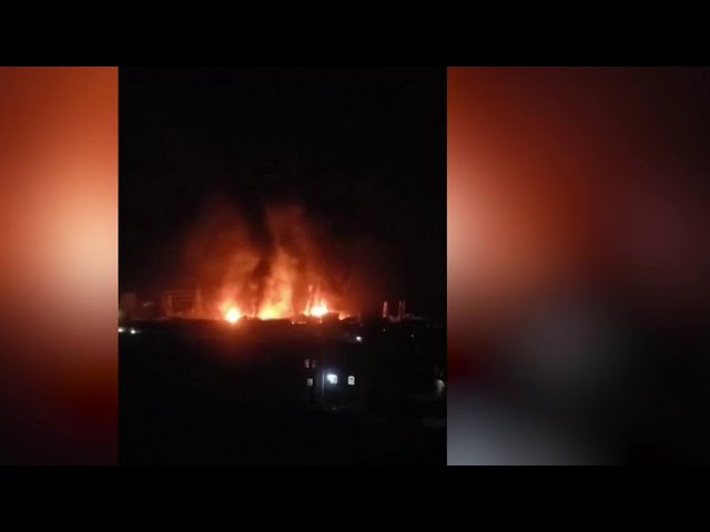 ⁣Israël bombarde plusieurs sites des Houthis