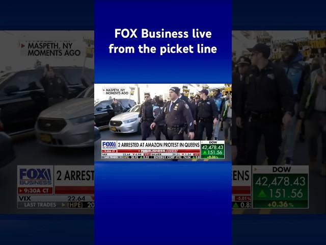 ⁣LIVE FROM THE PICKET LINE: Amazon workers block traffic, NYPD makes arrests #shorts