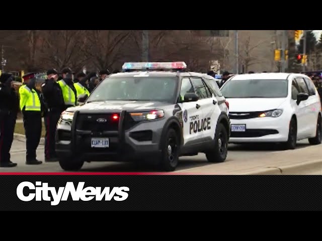 ⁣Toronto police officer suddenly passes away on the job