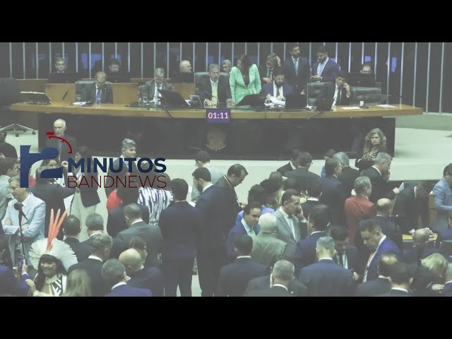 ⁣BandNews em 2 Minutos (19/12/24 - Noite) PEC de corte de gastos é aprovada em 2º turno da Câmara