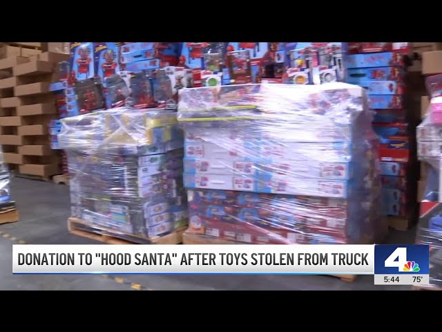 ⁣Community rallies around 'Hood Santa' after truckload of gifts were stolen