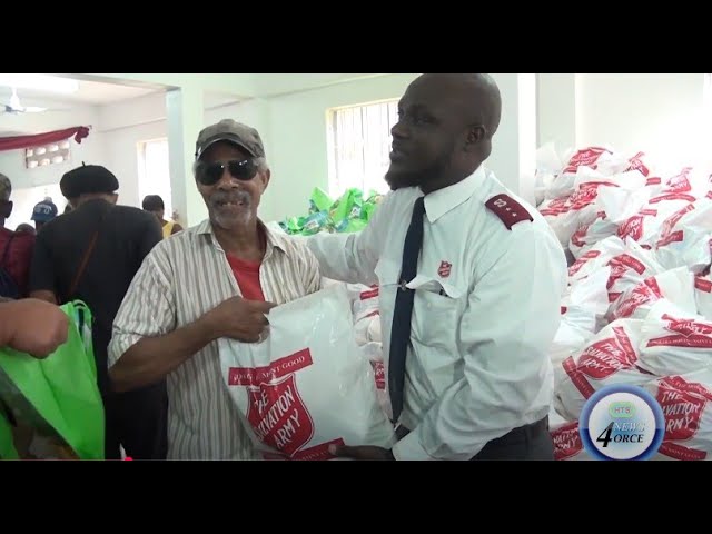 ⁣SALVATION ARMY DISTRIBUTES HAMPERS AND TOYS TO LESS FORTUNATE