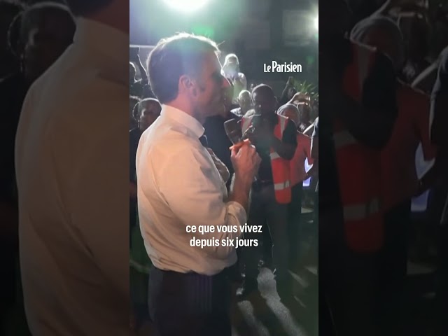 ⁣Emmanuel Macron hué et pris à partie par les Mahorais