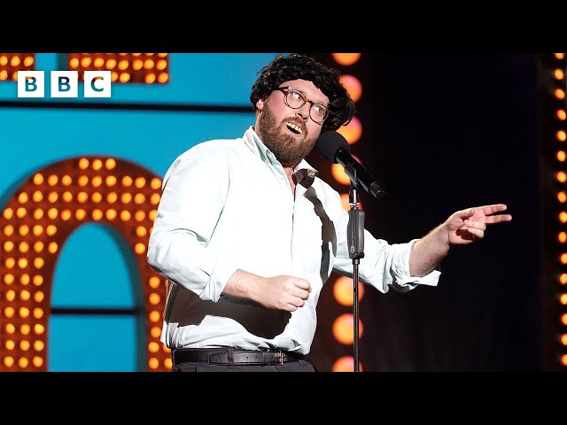 ⁣John Kearns loves seeing his uncle at Christmas - BBC