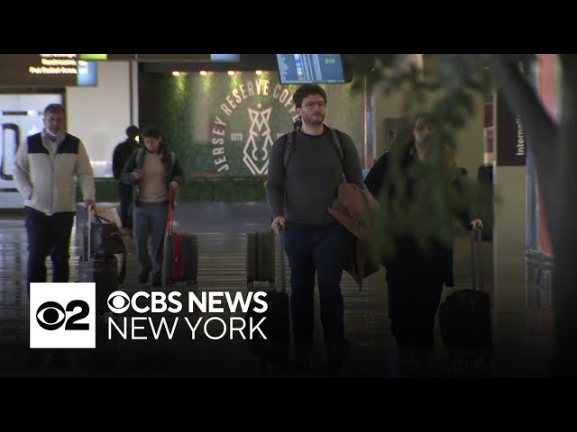 ⁣NYC airports preparing for holiday travel rush