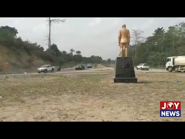 ⁣Statue of Akufo-Addo repaired after damage