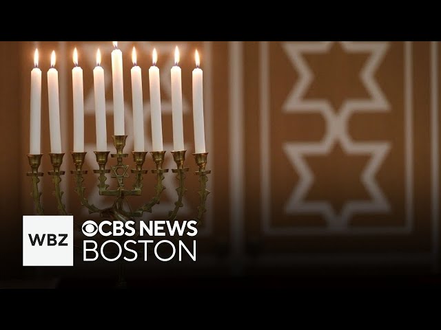 ⁣Weekend To Do List: Menorah lighting, last minute holiday shopping