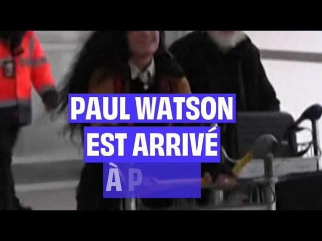 ⁣Le militant écologiste Paul Watson applaudi pour son arrivée en France