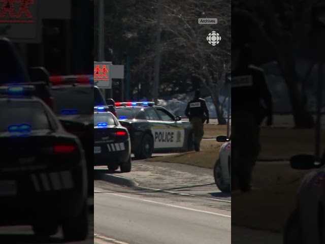 ⁣Confinement barricadé : des accusations déposées - Vidéojournal Gaspésie–Îles-de-la-Madeleine