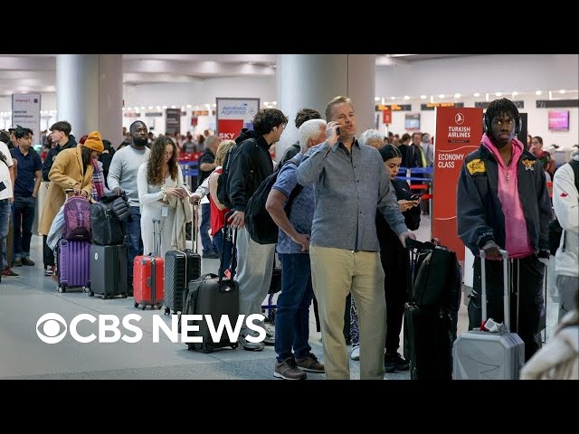 ⁣Holiday travel rush underway across U.S.