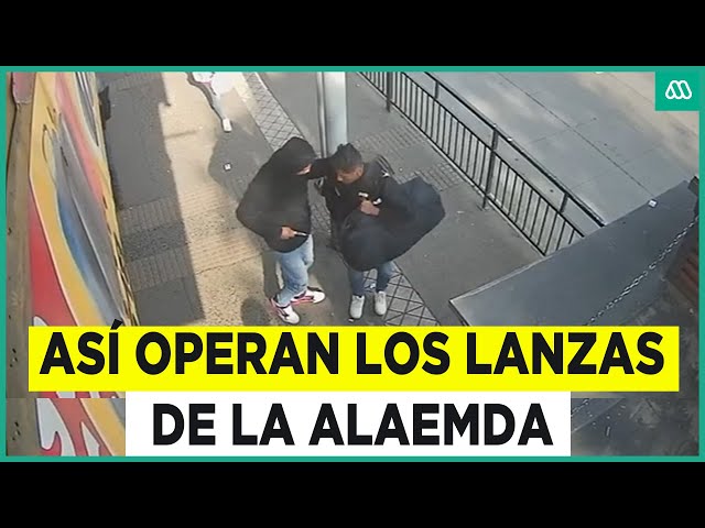 ⁣Banda de lanzas opera en pleno centro de Santiago: Acorralan a sus víctimas