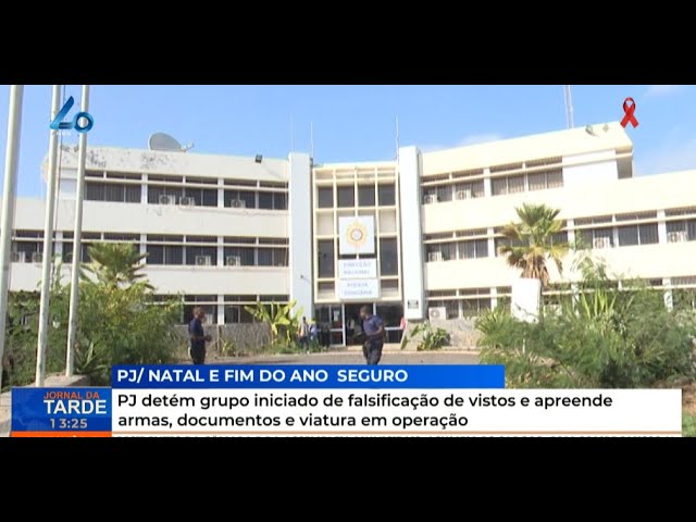 ⁣PJ detém grupo iniciado de falsificação de vistos e apreende armas, documentos e viatura em operação