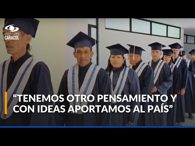 ⁣Firmantes del Acuerdo de Paz se graduaron como bachilleres