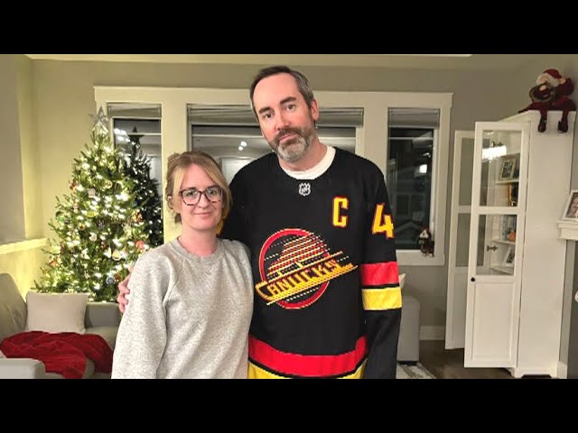 ⁣Internet stranger helps woman track down Vancouver Canucks jersey