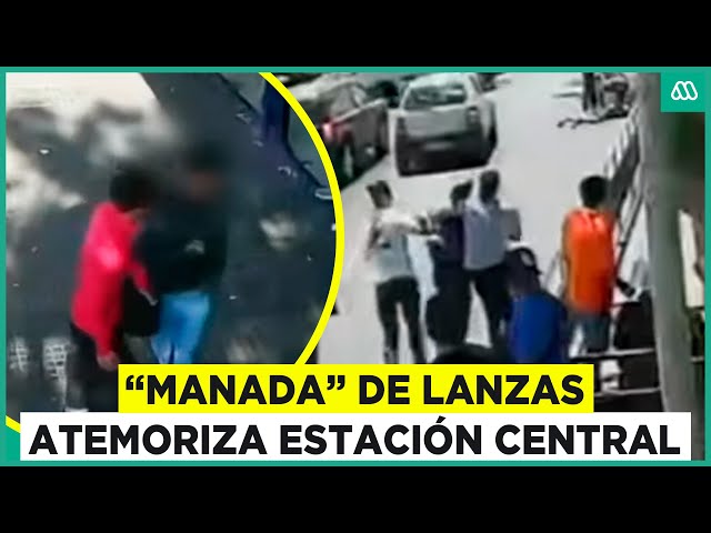 ⁣"Manada" de lanzas atemoriza a Estación Central: Alertan sobre peligrosa esquina