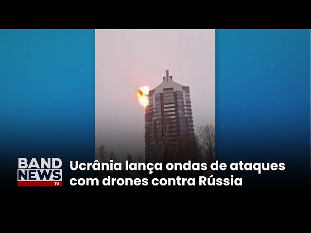 ⁣Ucrânia lança ondas de ataques com drones contra Rússia | BandNews TV