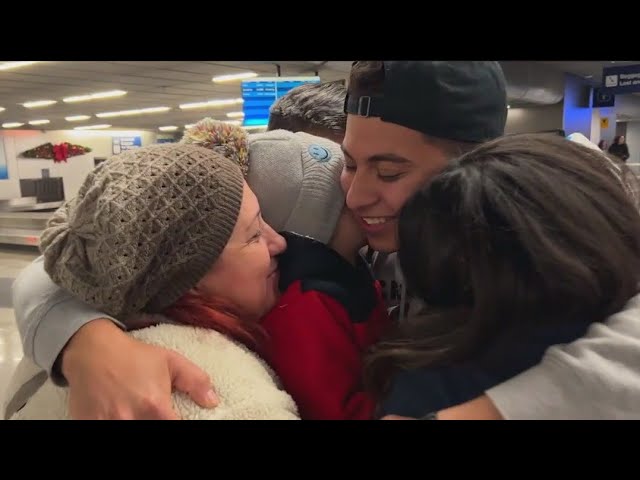 ⁣Marine welcomed home for the holidays at O’Hare International Airport