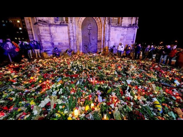 ⁣Les Allemands pleurent les victimes de l'attaque perpétrée sur un marché de Noël