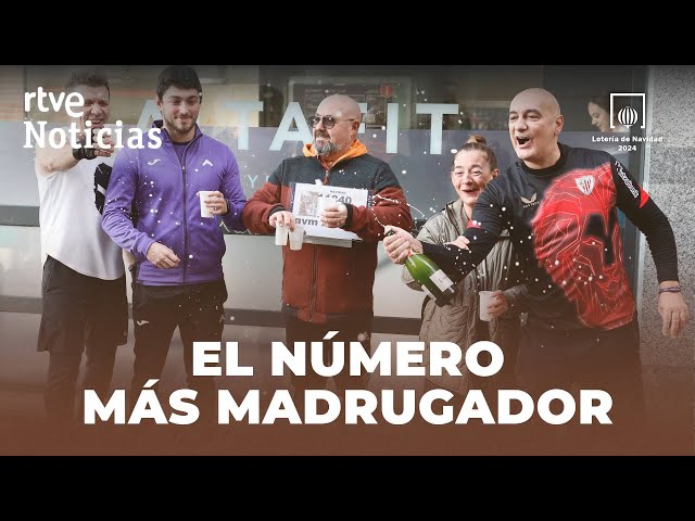 ⁣LOTERÍA DE NAVIDAD 2024: El 11.840 es un TERCER PREMIO que SONRÍE a MEDIA ESPAÑA | RTVE Noticias