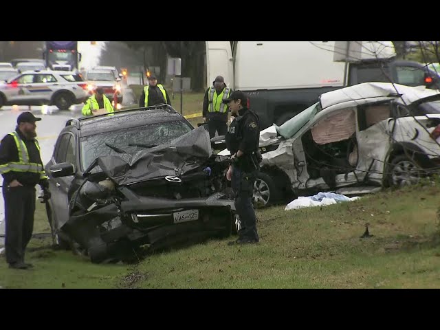 ⁣Two dead, one injured in Burnaby crash early Saturday morning