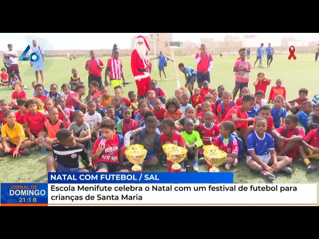 ⁣Escola Menifute celebra o Natal com um festival de futebol para crianças de Santa Maria