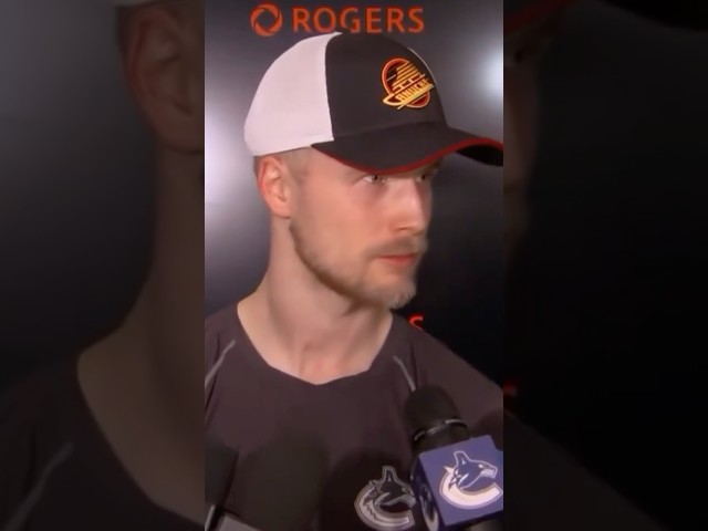 Elias Pettersson Wasn’t Having It 