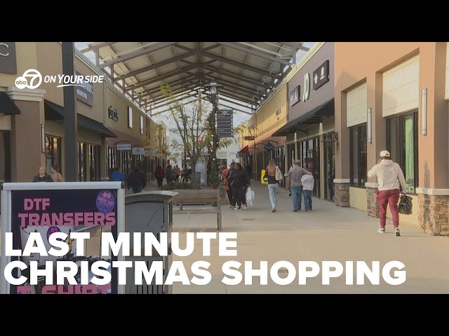 ⁣Arkansans flock to the store, as they prepare for last minute Christmas shopping