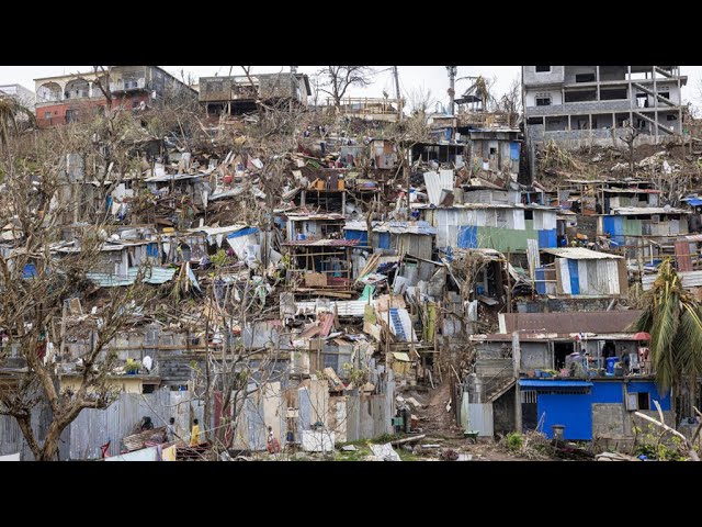 ⁣Journée de deuil national en solidarité avec les victimes du cyclone Chido à Mayotte • FRANCE 24