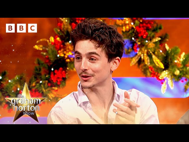 ⁣Timothée Chalamet learned to play music for his Bob Dylan role - BBC