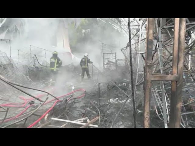 ⁣Controlan Incendio en Tianguis Navideño de Teoloyucan, Edomex