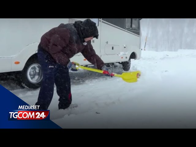 ⁣Cervinia, folate di neve e vento: turisti in difficoltà