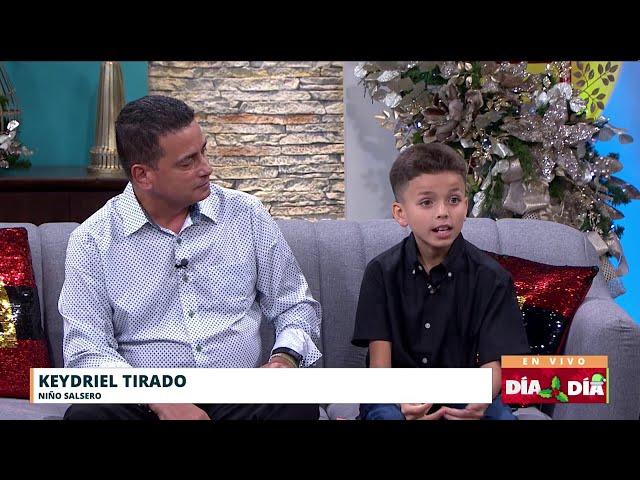 ⁣Niño de 10 años conquista el escenario en Rincón cantando salsa