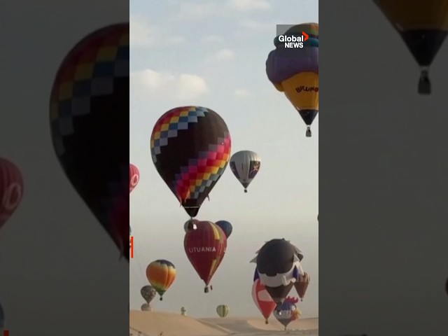 ⁣Hot air balloon spectacle brings Qatar's sand dunes to life #Mesaieed