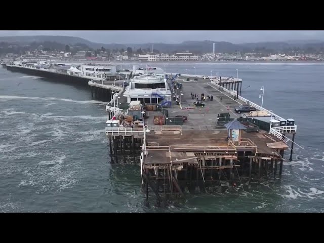 ⁣Santa Cruz wharf partially collapses amid heavy waves