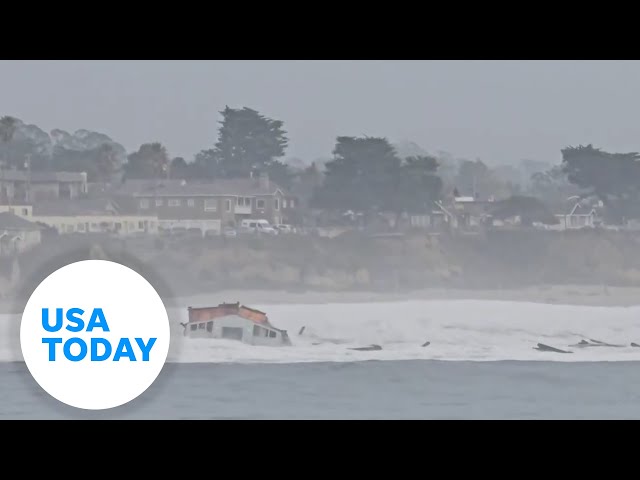 ⁣Portion of Santa Cruz pier collapses into ocean, two people rescued | USA TODAY