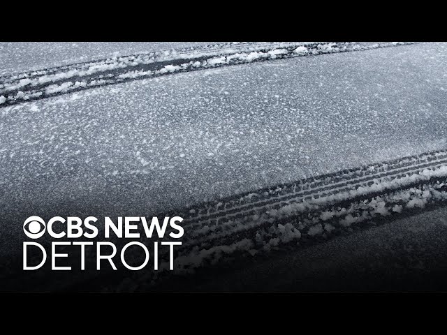 ⁣Snow, sleet and freezing rain hit Southeast Michigan