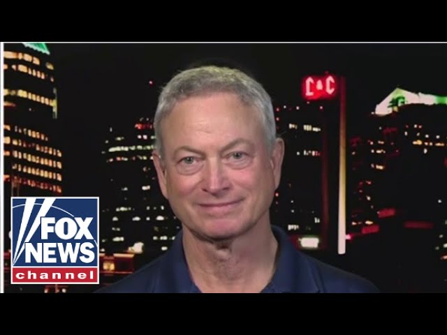 ⁣How actor Gary Sinise is honoring veteran families this Christmas