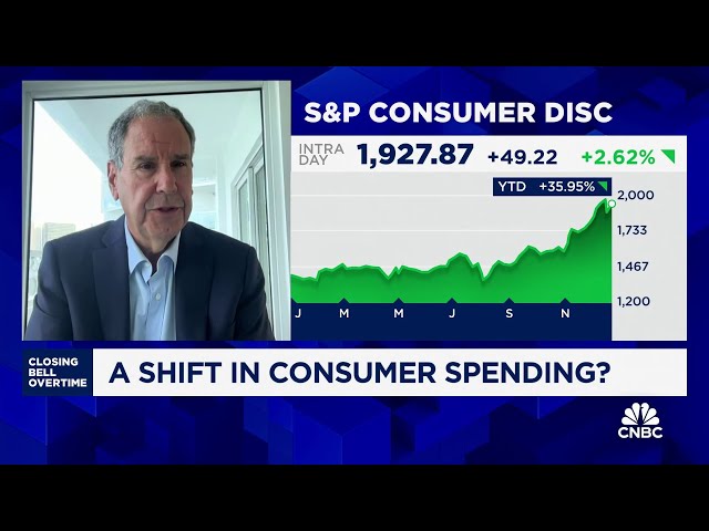 ⁣Fmr. Saks CEO Steve Sadove talks consumer spending trends over the holidays