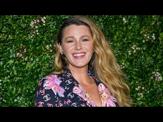 ⁣Support grows behind actress Blake Lively after she accused co-star of sexual harassment