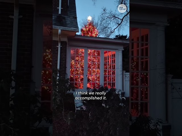 ⁣Interior designer creates 'smashing' Christmas tree illusion #Shorts