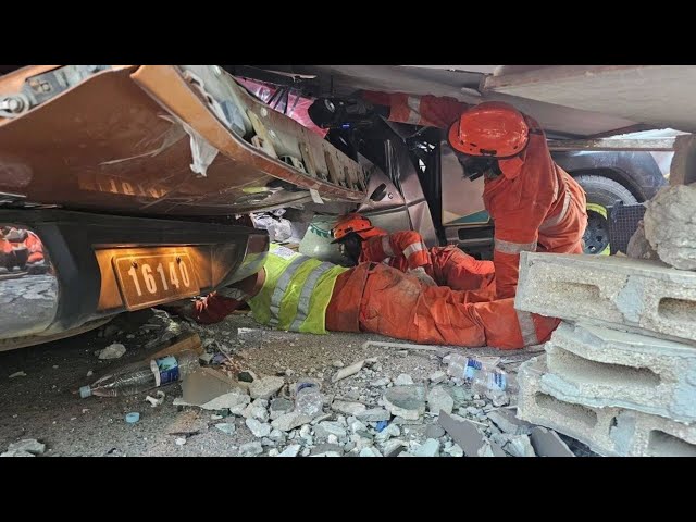 ⁣Clean-up efforts continue across Vanuatu after devastating earthquake