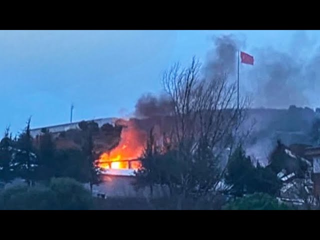 ⁣L'explosion d'une usine d'explosifs fait au moins 12 morts en Türkiye