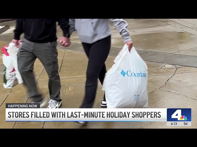 ⁣Stores filled with last-minute shoppers