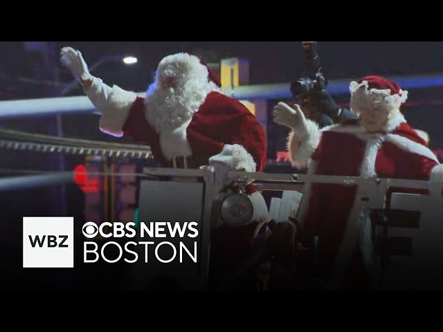 ⁣100,000 people attend Lynn Christmas Eve parade