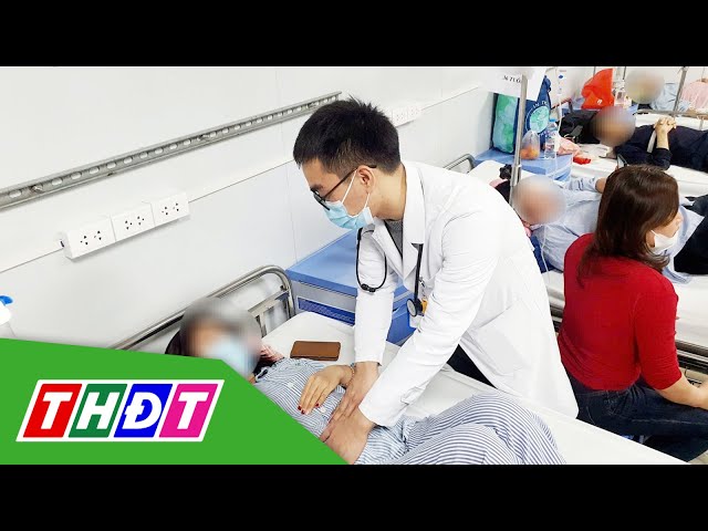 ⁣Nguyên nhân khiến 22 người ngộ độc sau bữa tiệc ở Long Biên, Hà Nội | THDT