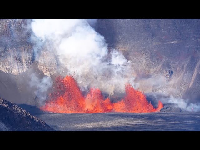 ⁣Stunning videos show Hawaii's Kilauea volcano erupting